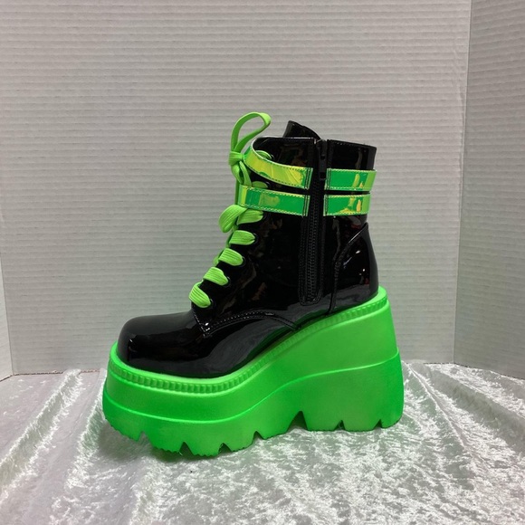 Demonia Shaker-52 UV Reflective Rave Platform Boots - Picture 5 of 6
